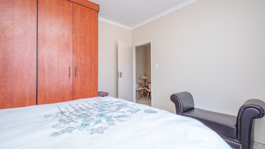 2 Bedroom Property for Sale in Waterval East North West